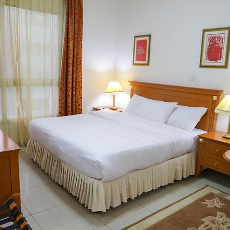 אבו דאבי Flamingo Hotel Apartment מראה חיצוני תמונה